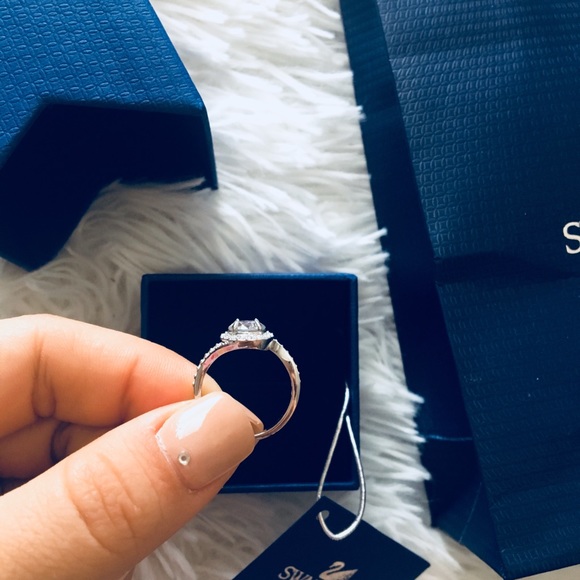 Swarovski SWIRL RING - Picture 7 of 7